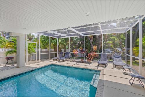 Ami-1 Block 2 Beach, Big Heated Pool, Sleeps8