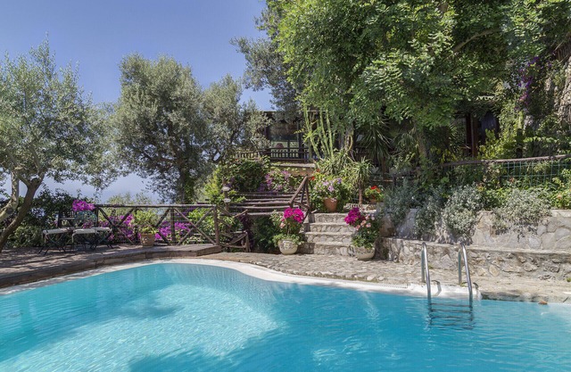 AMORE RENTALS -Villa Era with Swimming Pool, Sea View, Terraces and Parking