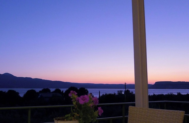 Ampoulos Rooms & Apartments