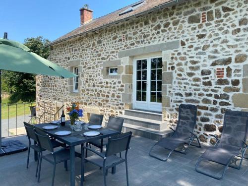 Ancienne ferme rénovée avec WiFi, Marcillat-en-Combraille - FR-1-489-369