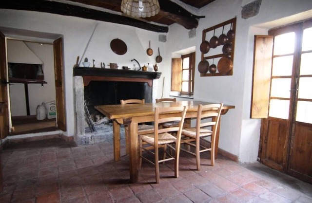 Ancient house in the village, in the green, equipped with everything, for couples or families of 5