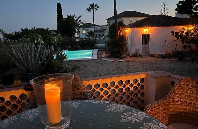 Andalusian vacation home with pool 4x8m, 4 beds, 400m from the beach + restaurants