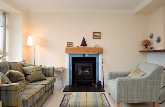Angel Cottage, by the sea, romantic