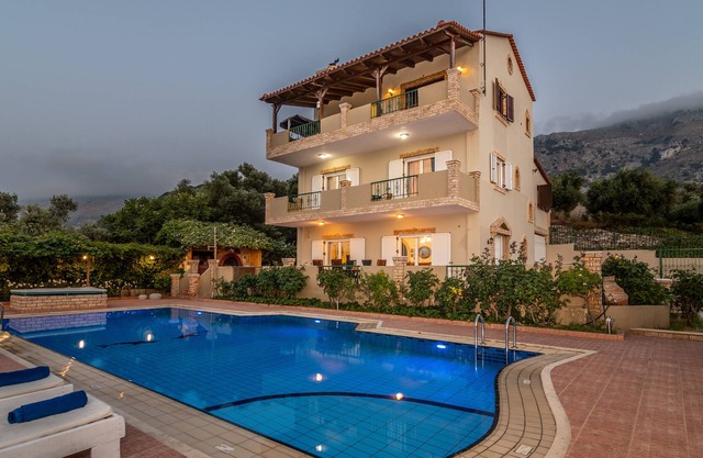 Annlexander Private Villa with Swimming Pool