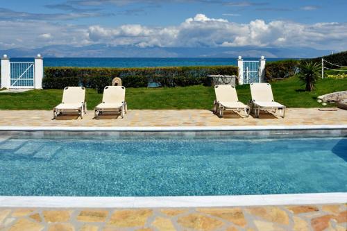 Antorina Grande Beachfront House with Private Pool