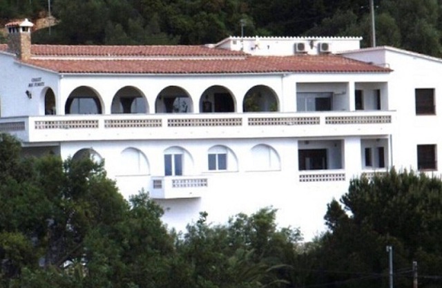 APART B IN A QUIET RESIDENCE