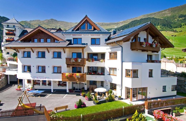 Apart-Hotel Aurora Fiss