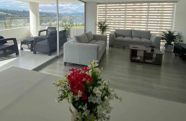 Apartamento con vista al lago.