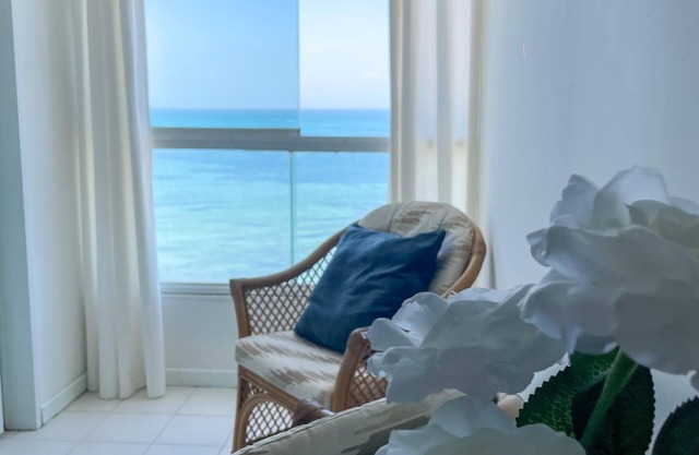 Apartamento con Vista al Mar, Playa, Piscina, A/c, Wi-fi, Tanque de Agua,