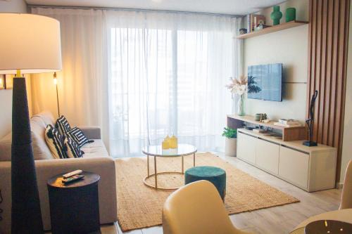 Apartamento Zona Paseo La Galera Y Shopp Del Sol