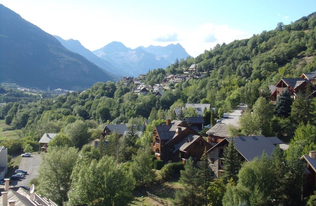 APARTMENT 2 TO 4 PEOPLE - SERRE CHEVALIER 1350 m - BEAUTIFUL VIEW ON THE MOUNTAIN