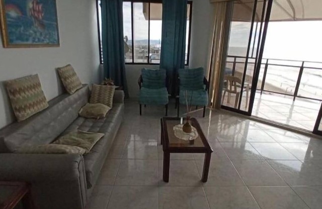 Apartment 4 bedrooms 12 people sea view 8th floor Playa Almendro