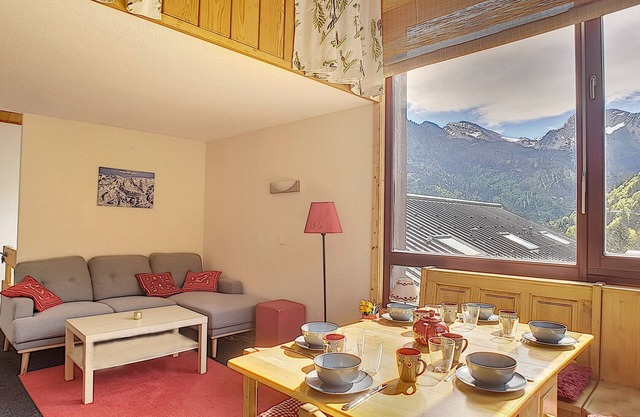 APARTMENT -6 people - SAINT JEAN D'AULPS RESORT - ENCHAPLE D26 - SWIMMING POOL -NEAR MORZINE