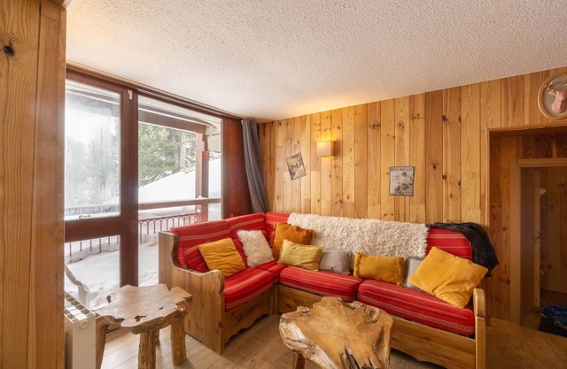 Apartment 'Arc 2000' with Mountain View and Balcony