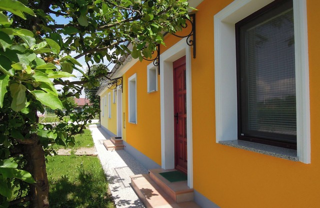 Apartment Antonia/Remodeled historical cottage/very close to natural spa