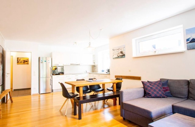 Apartment/apartment 2, separate WC and bath/shower - butcher's shop - café, apartments