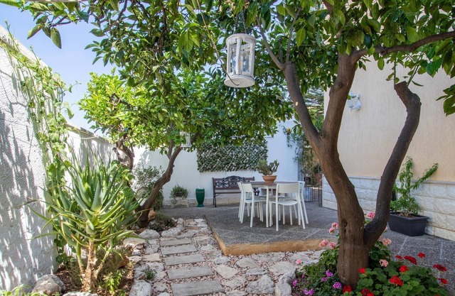 Apartment Araucaria Guest House with Shared Garden & Wi-Fi