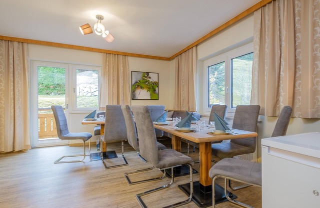 Apartment with balcony and ski storage