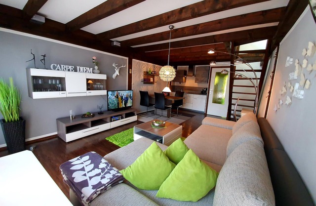 Apartment between Chiemsee & Salzburg in the beautiful Alpine foothills * WiFi *