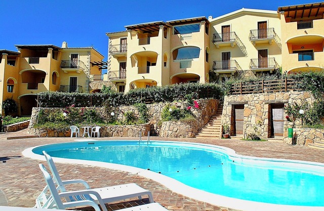 Apartment “Bia de Bados B4” with Wi-Fi and Shared Pool