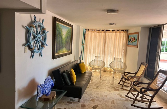 Apartment with spectacular terrace, 2 bedrooms and swimming pool 2 min from the beach