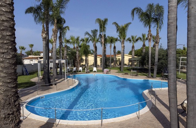 Apartment "Delux 15" with Shared Pool & Wi-Fi