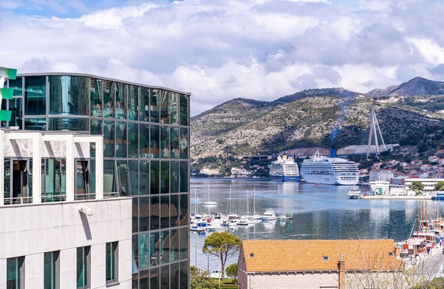 Apartment Dubrovnik Clouds - Two Bedroom Apartment with Balcony and City View