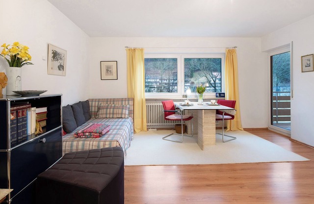 Apartment 'Eichhörnchens Paradies' with Balcony and Wi-Fi