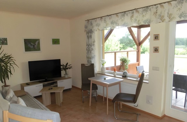 Apartment 'Federower Hofsee Seeadler' with Lake View, Private Terrace and Wi-Fi