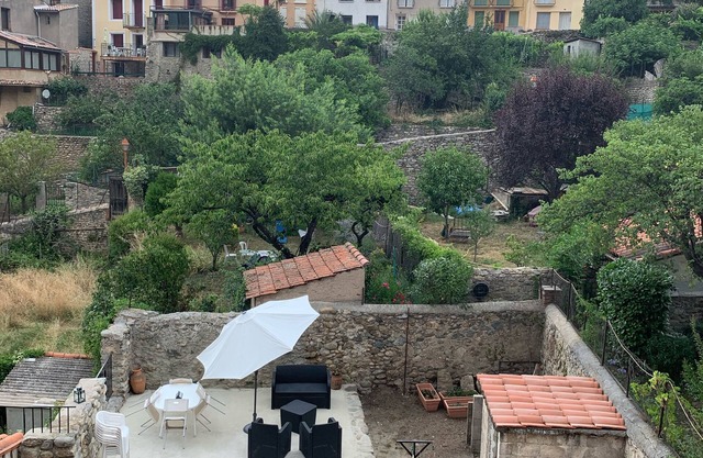 Apartment For Rent 2 Bedrooms all icluded