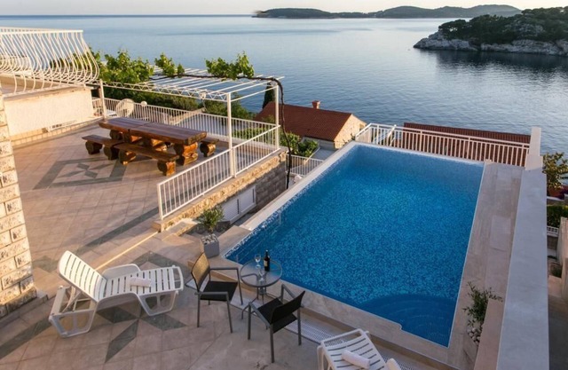 Apartment Franceska -Two-Bedroom Apartment with Terrace and Sea View