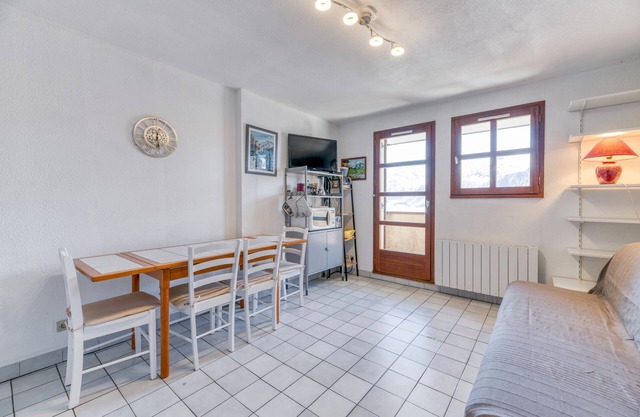 Apartment 'Granges 9 - Vue' with Mountain View and Balcony