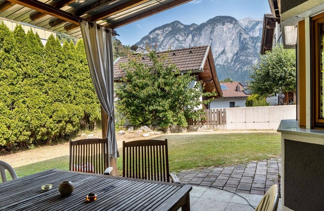 Apartment 'Große Wohnung Mit Garten' with Mountain View, Private Terrace and Wi-Fi