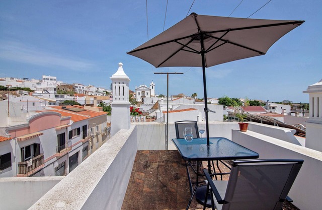 Apartment 'Heritage' with Mountain View, Wi-Fi and Air Conditioning