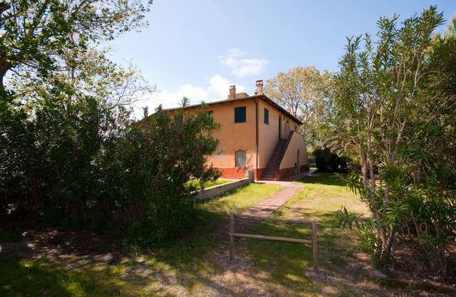 Apartment in an ancient Maremma farmhouse 250 meters from the Giannell beach