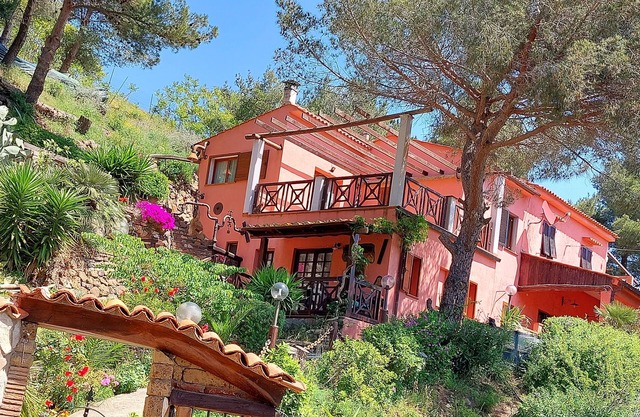 apartment in an Orange villa