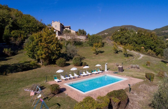 Apartment in farmhouse with pool