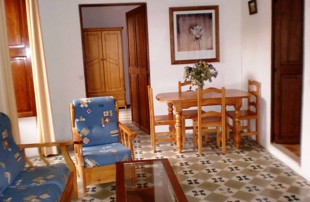 Apartment in stone manor house with pool and wifi 2 km from Inca