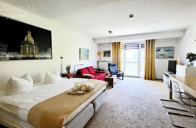 Apartment in the heart of Dresden with a wide range of amenities and excellent connections