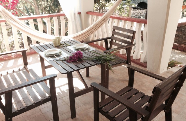 Apartment in villa facing the sea