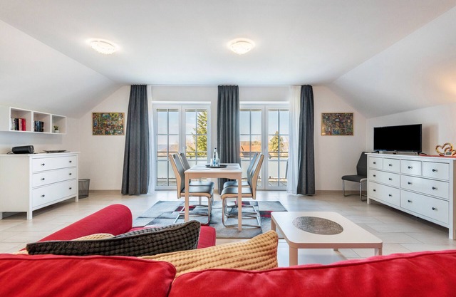 Apartment 'Irmi' with Balcony and Wi-Fi