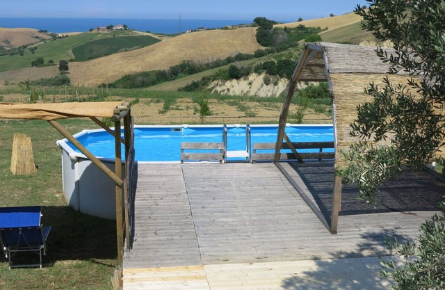 Apartment in villa with WIFI, hot tub, A/C, pool, TV, patio, pets allowed, panoramic view, parking