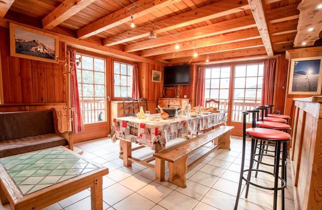Apartment 'L'erelaz' with Mountain View and Wi-Fi