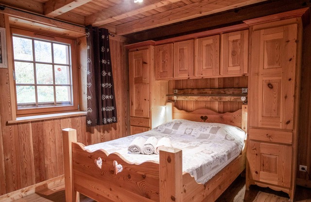 Apartment 'La Loza' with Mountain View, Balcony and Wi-Fi