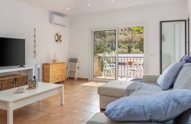 Apartment "La Caseta de Sa Riera" with Private Terrace & Wi-Fi