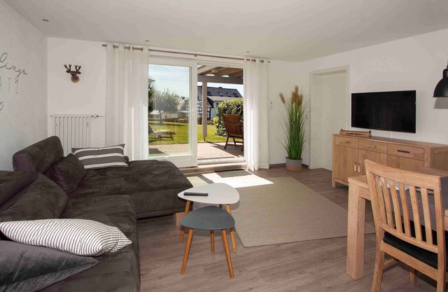 Apartment 'Lieblingsplatz' with Private Terrace, Shared Garden and Wi-Fi