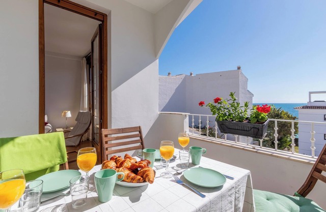 Apartment 'Luz de Altea' with Sea View, Pool, Wi-Fi, Balcony & Terrace