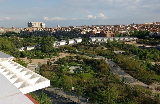 Apartment Madrid Rio Park, 4 Bedrooms,.AA, Piramides Station, Family friendly