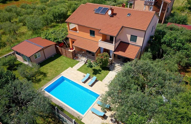 Apartment Maritea - Three Bedroom App with Pool