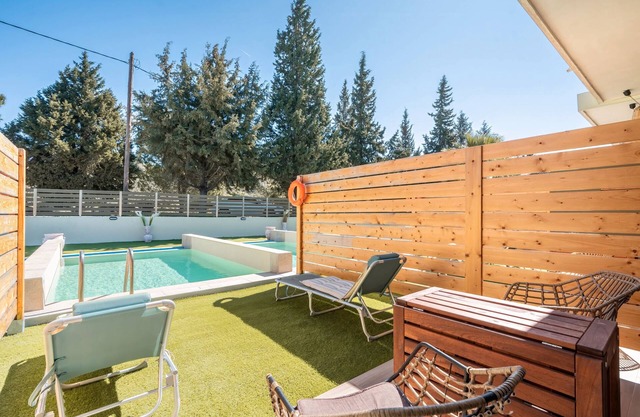 Apartment 'Mb Luxury Suites Charaki No 6' with Private Pool, Wi-Fi and Air Conditioning